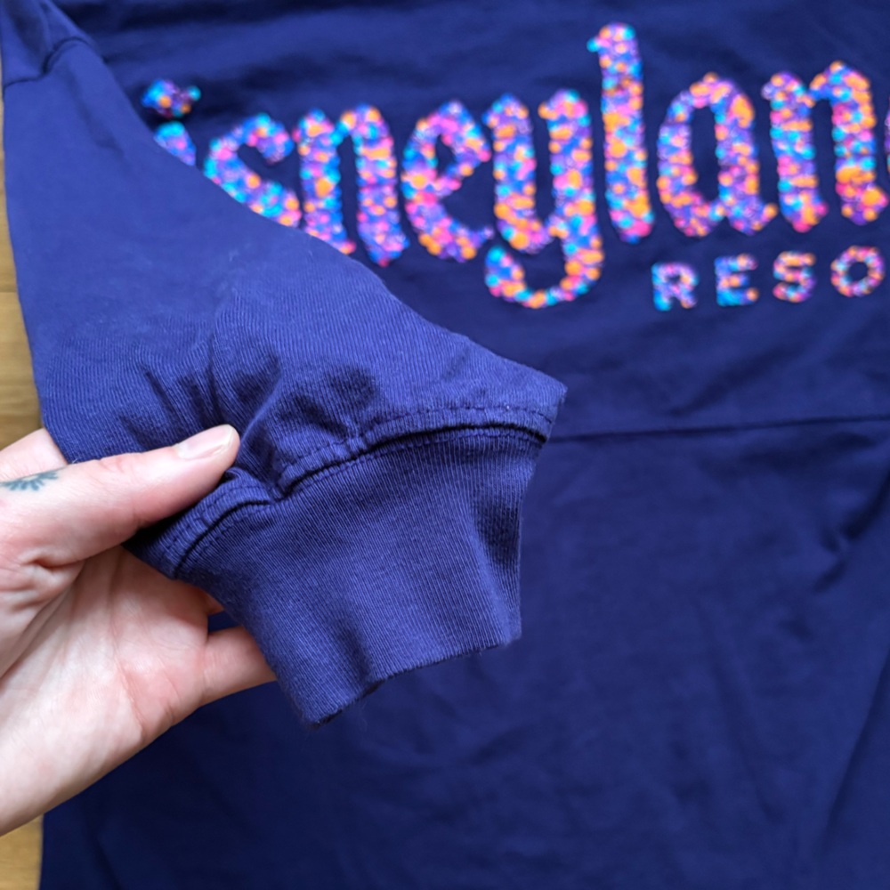 Disneyland Resort Parks Top Medium Castle Spirit Jersey Puff Confetti Purple - Picture 6 of 8